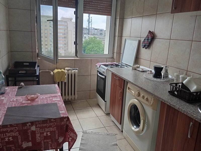 Drumul Taberei 34, metrou, Piata Moghioros